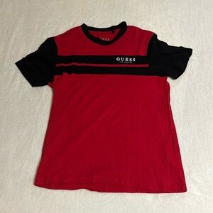 Guess T-shirt Mens Medium Red and Black
